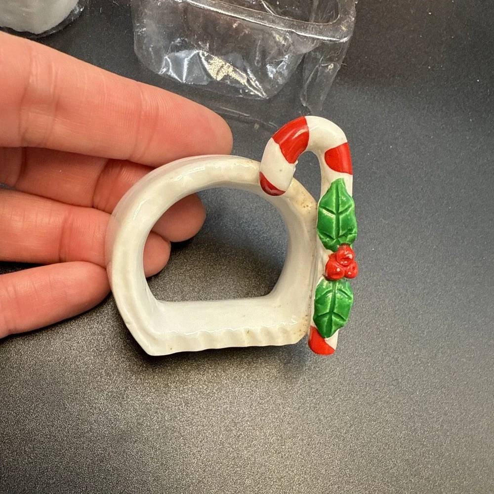 Vintage Porcelain Napkin Rings Candy Canes Set Of 4‎